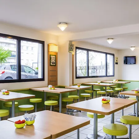 Ibis Budget 2* Santeny