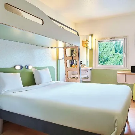 Ibis Budget Отель Santeny