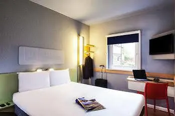Ibis Budget 2* Santeny