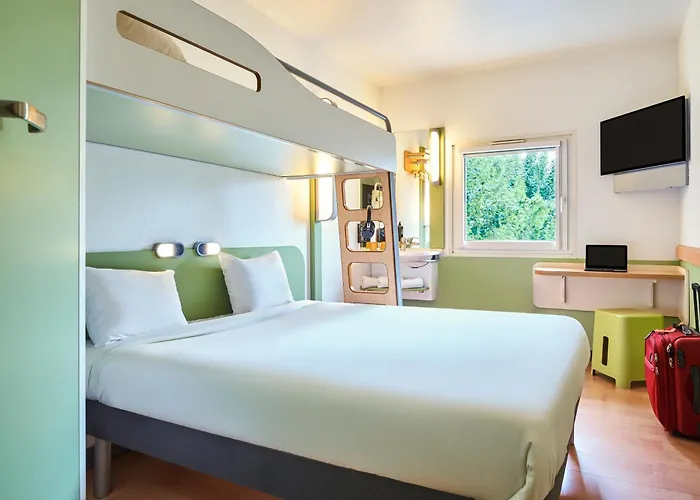 Ibis Budget 2* Santeny