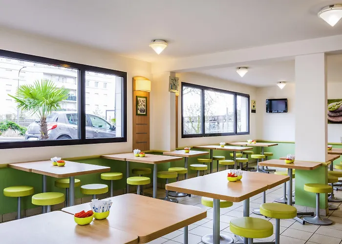Ibis Budget 2* Santeny